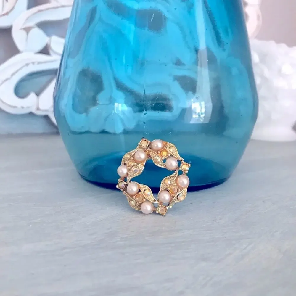 Gold Tone Pin Brooch